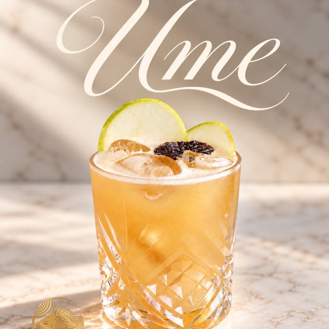 Cocktail Ume doré garni de pomme verte
